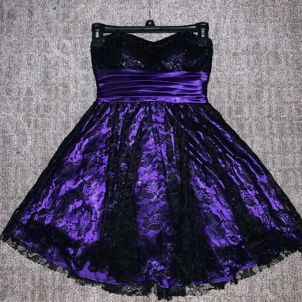 Vera Wang Masquerade Cocktail Dress